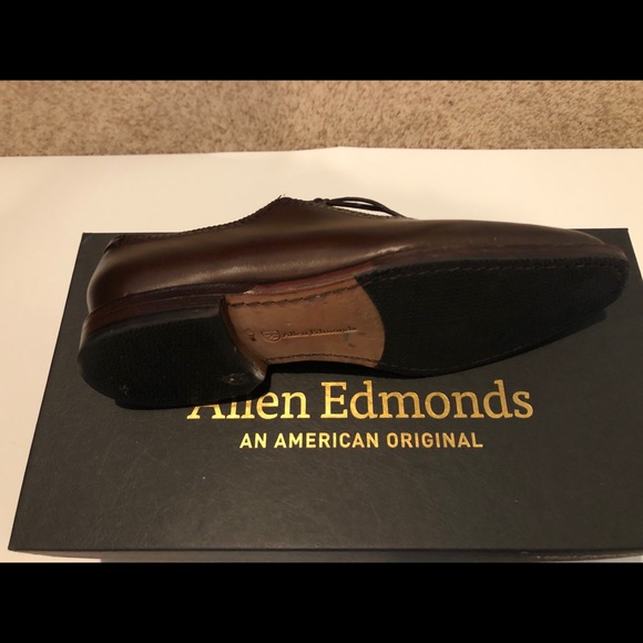 Allen Edmonds - Picture 2 of 5